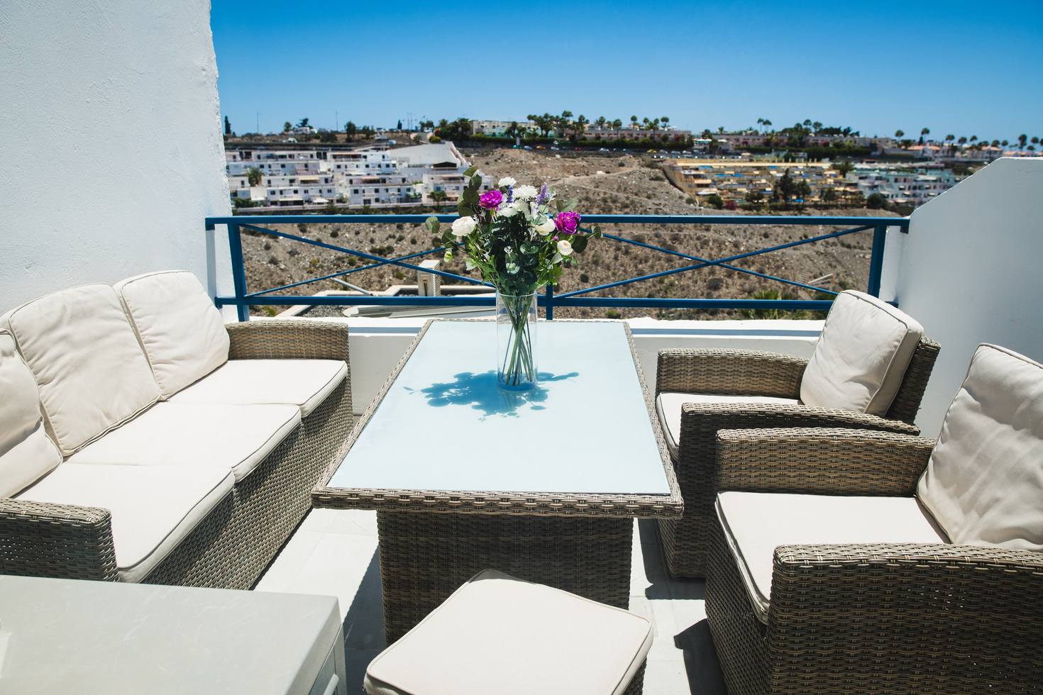 Terrace of the V&V Amadores apartment