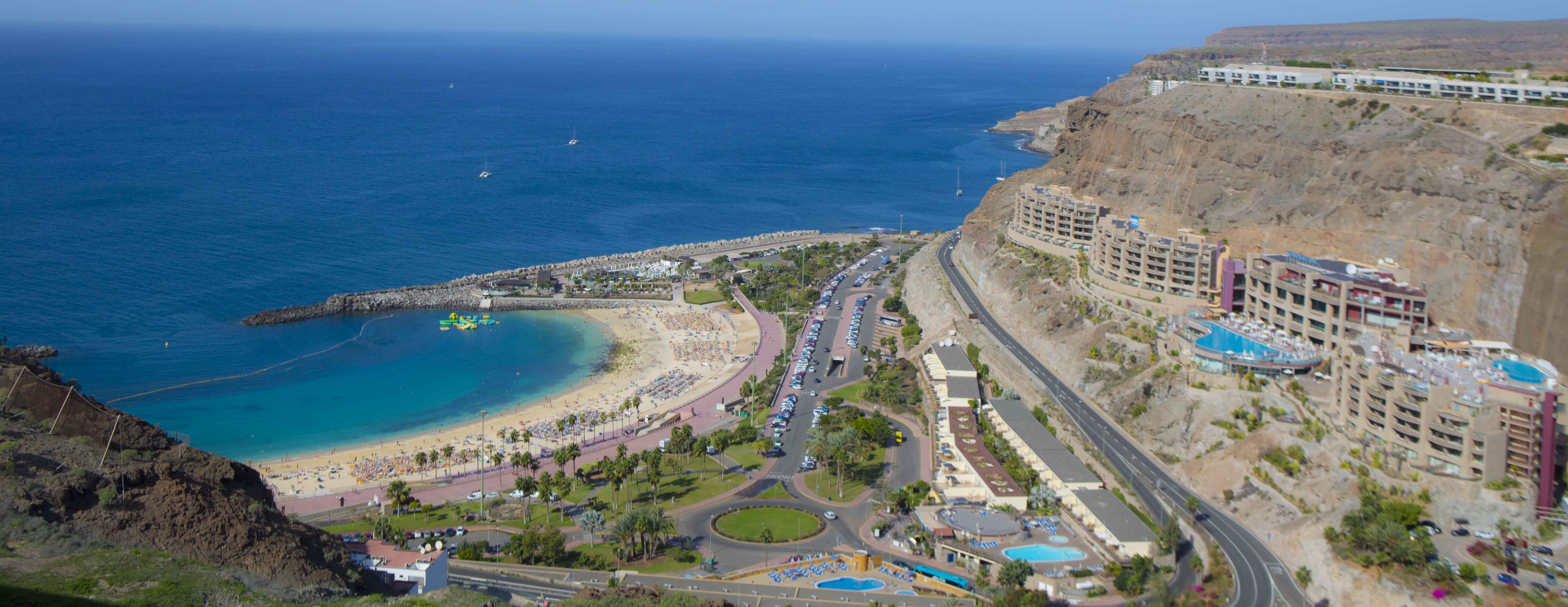 View over Amadores and the Atlantic Ocean